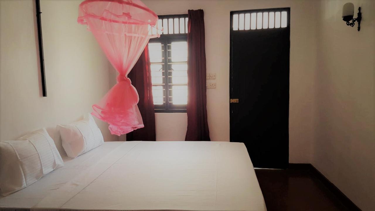 Alfresco Beach Hotel Uppuveli Extérieur photo